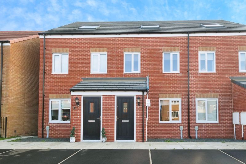 Property photo 1 of 12 Photo 6