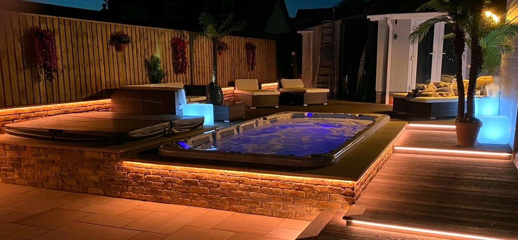Property photo 3 of 28 Swimspa At Night