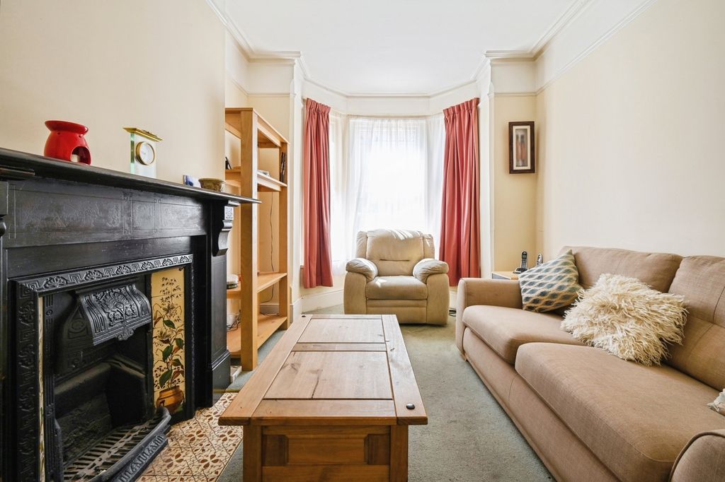 Property photo 3 of 20 Pbox-Img.Jpg