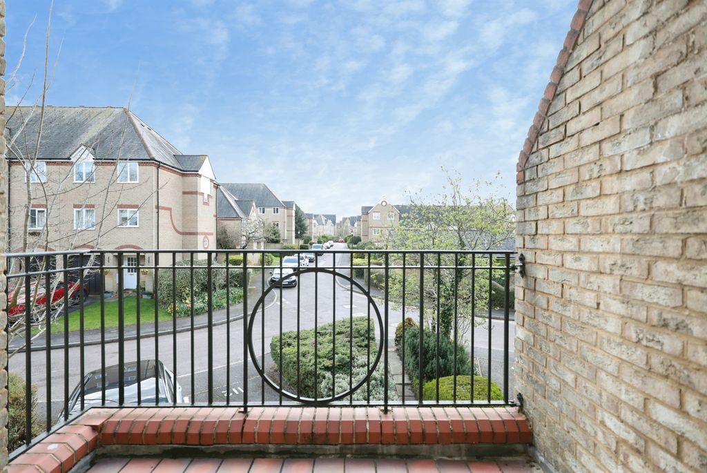 Property photo 2 of 20 Image