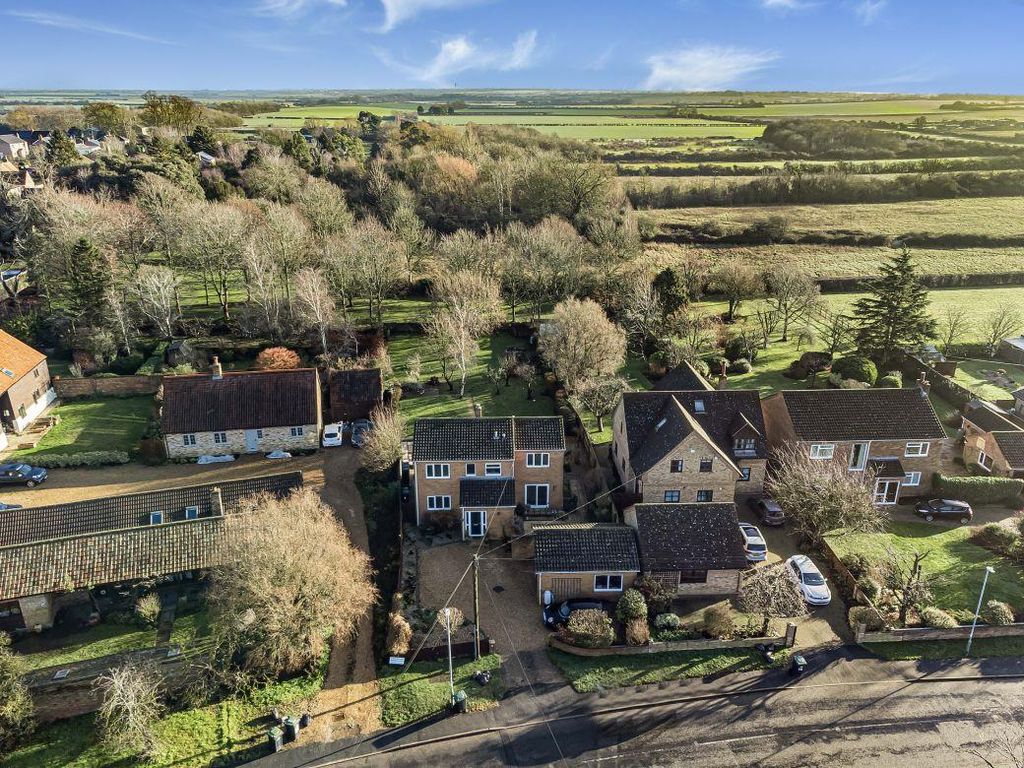 Property photo 1 of 27 28_70390.Jpg