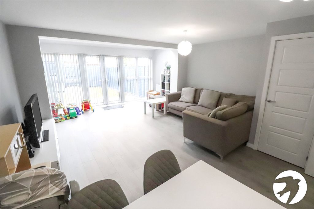 Property photo 2 of 18 Picture No. 17