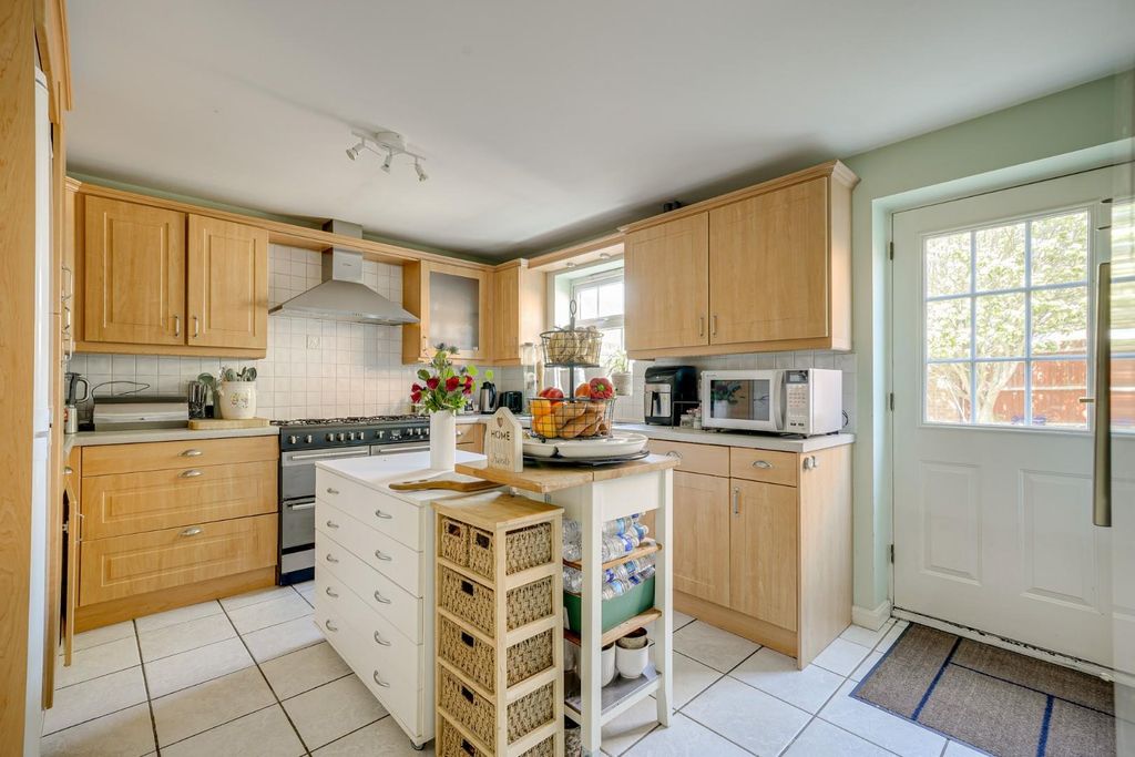 Property photo 3 of 19