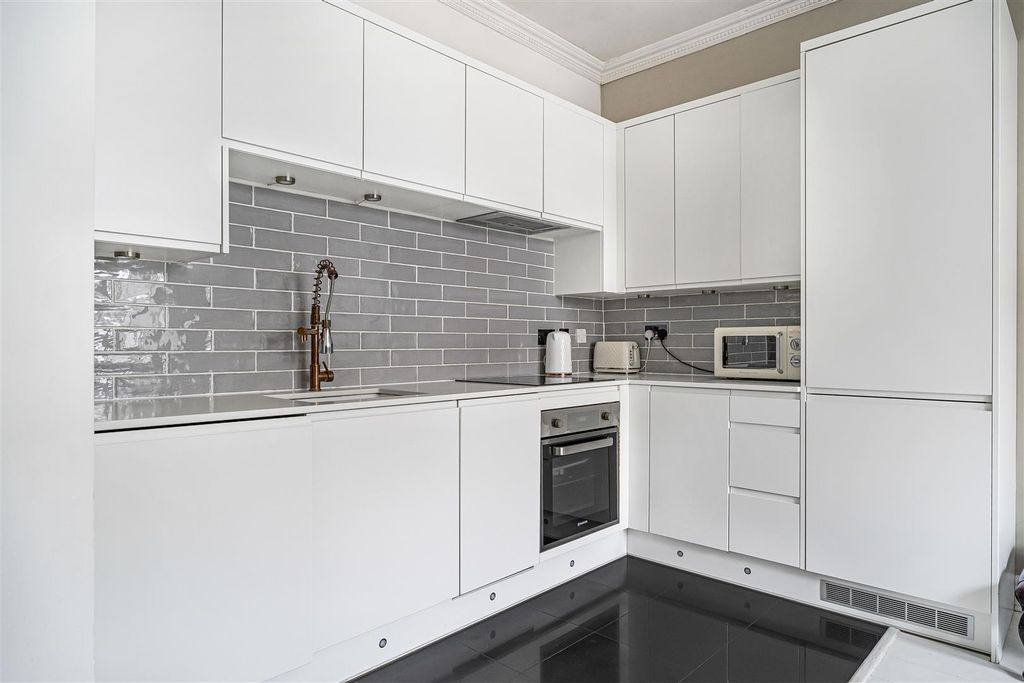 Property photo 3 of 21 3