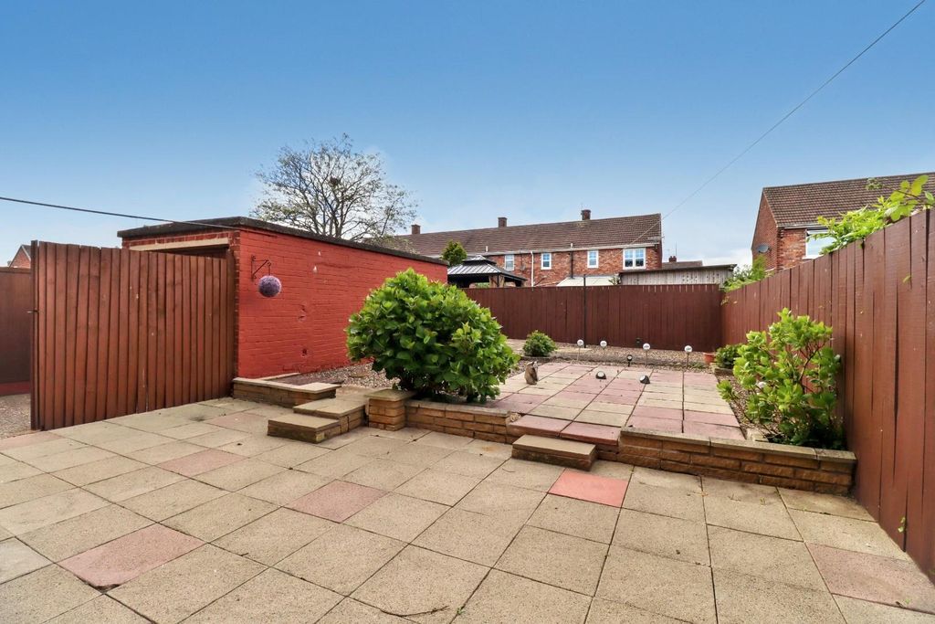 Property photo 2 of 20