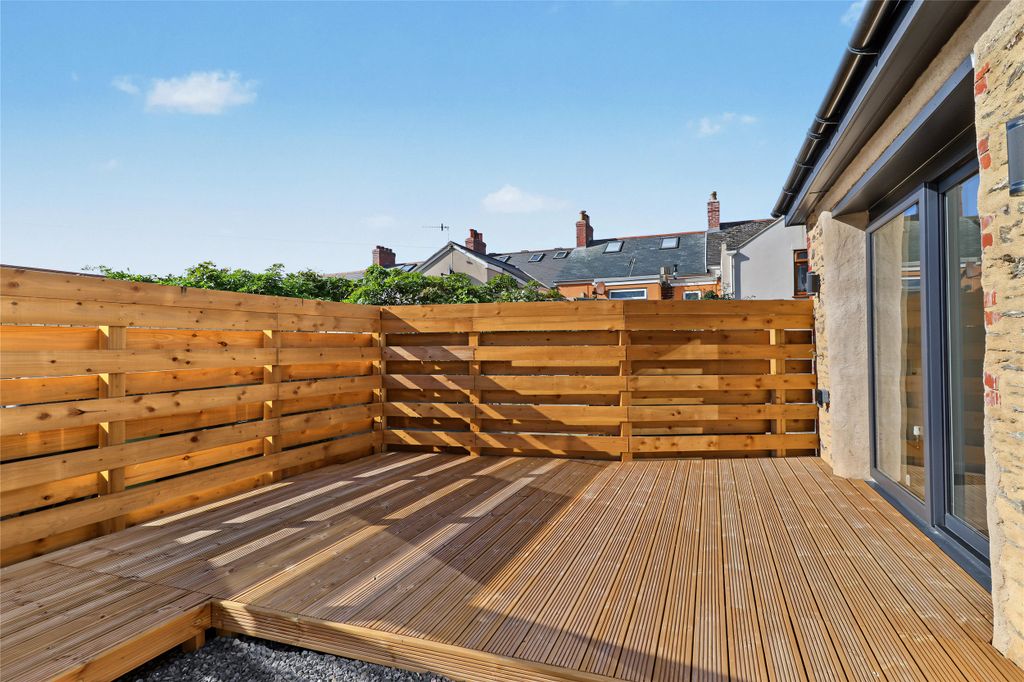 Property photo 3 of 11 Picture No. 10