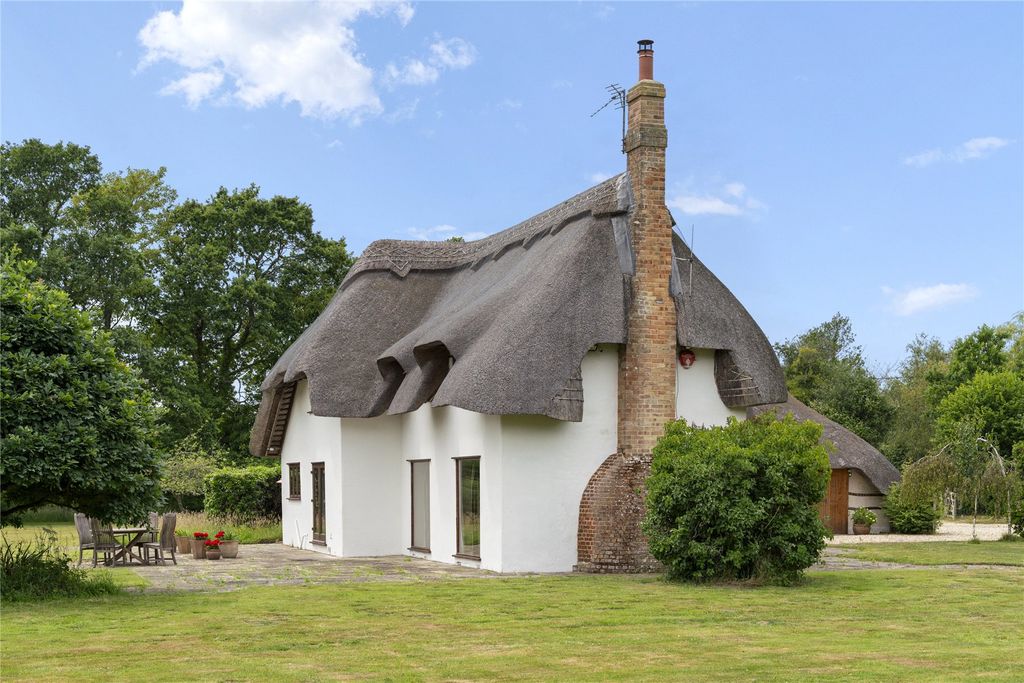 Property photo 2 of 42 Picture No. 24