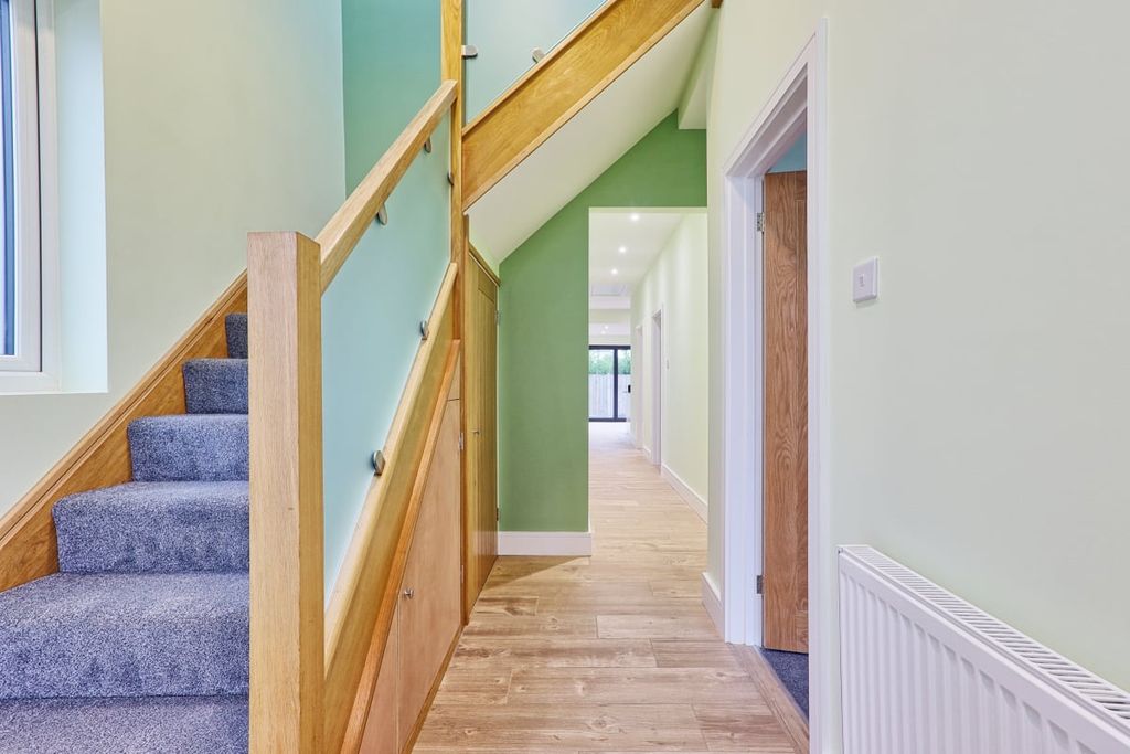 Property photo 2 of 25