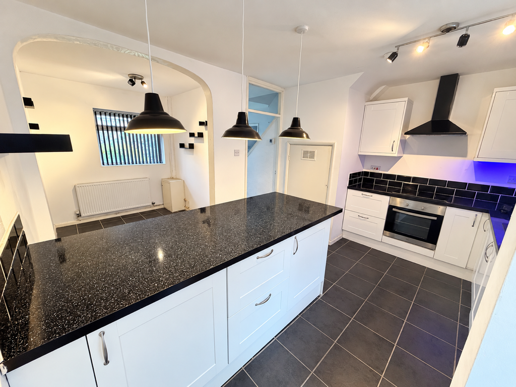 Property photo 2 of 16 55E31Fea-C909-4789-B428-Bac50D53E34D
