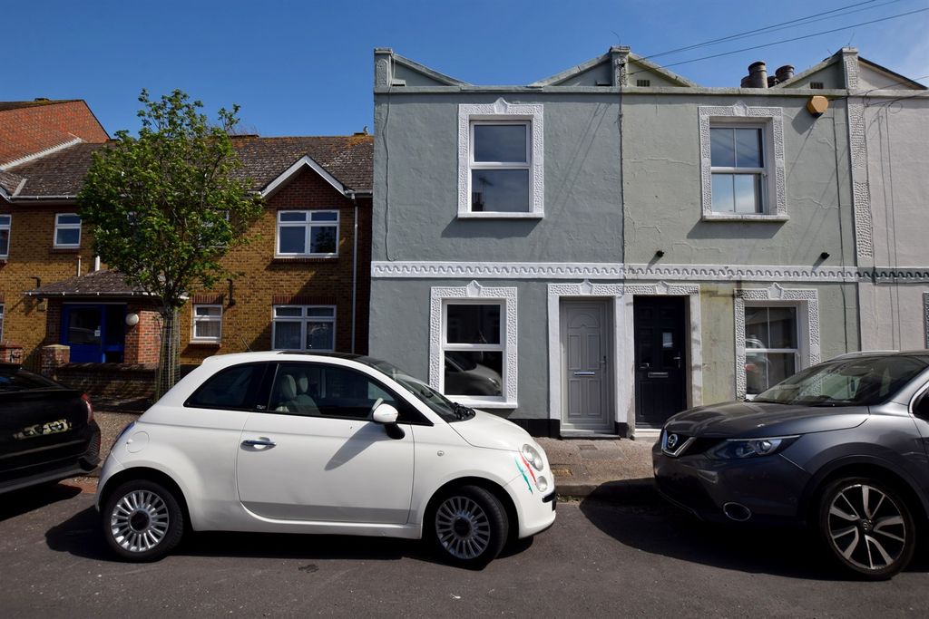 Property photo 1 of 10 (Main)