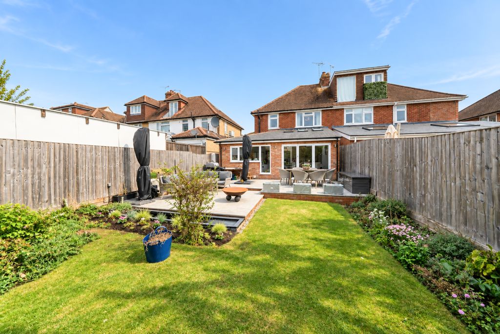Property photo 2 of 21 226-Tring-Road-18