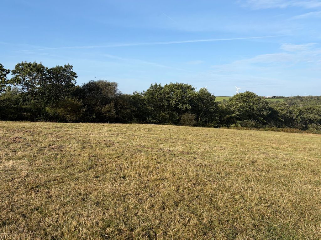 Property photo 2 of 6