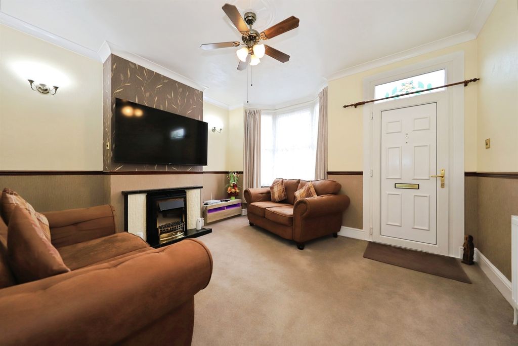 Property photo 2 of 16