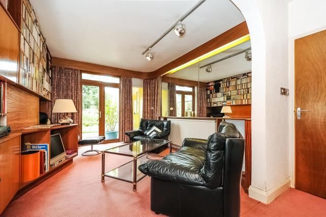 Property photo 2 of 8 Internal View
