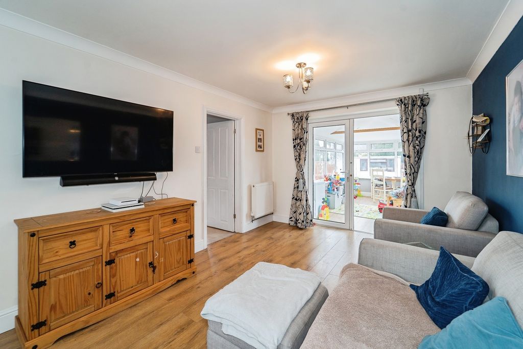 Property photo 3 of 12 Pbox-Img.Jpg