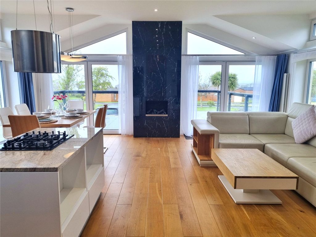 Property photo 3 of 19 Picture No. 07