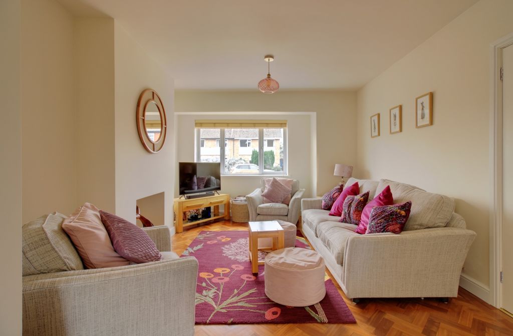 Property photo 2 of 11 Living Room Queens Road - Matt Clinton Ewemove Ken