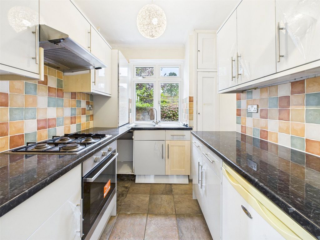 Property photo 2 of 6 Picture No. 15