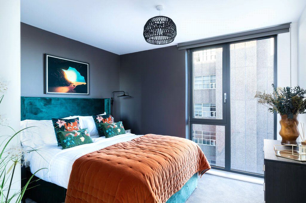 Property photo 1 of 10 Bedroom