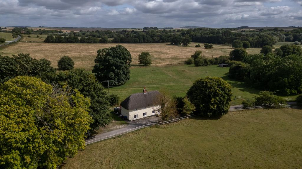 Property photo 1 of 12 Knighton Farm Cottage
