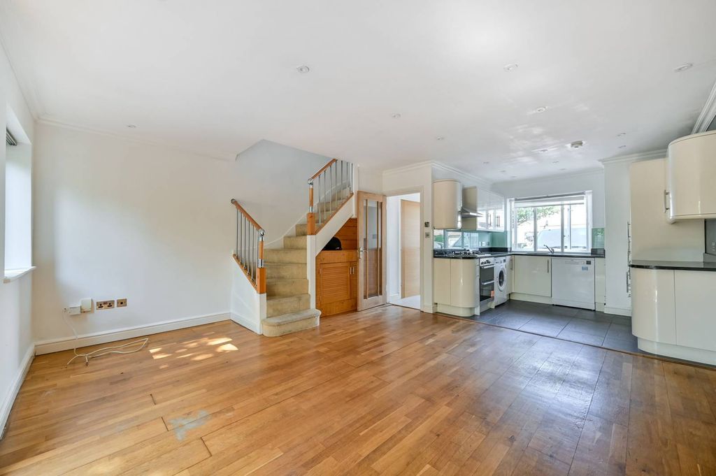Property photo 3 of 10