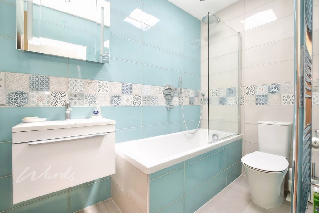 Property photo 3 of 7 April Bath Use