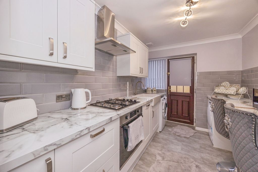 Property photo 3 of 19 Pbox-Img.Jpg