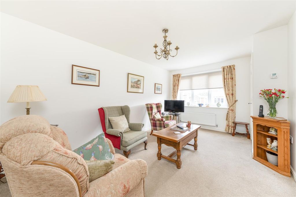 Property photo 3 of 14 12_Field_Court-03.Jpg