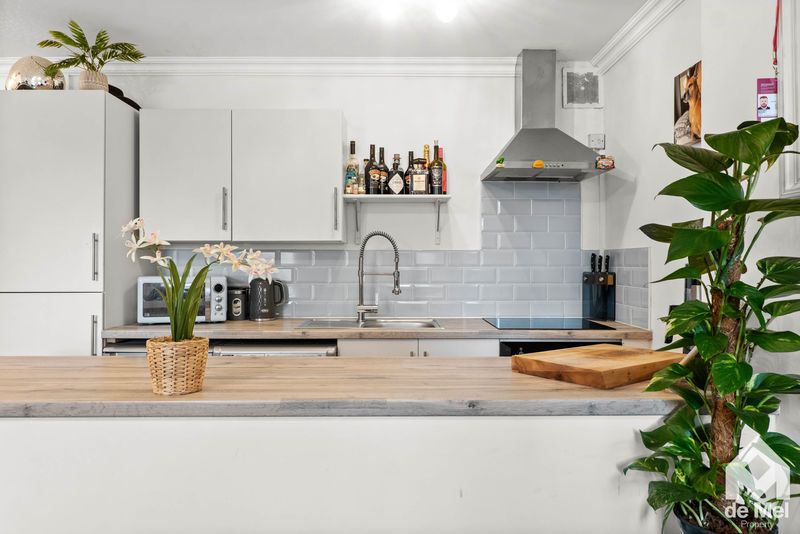 Property photo 3 of 11 Photo 6