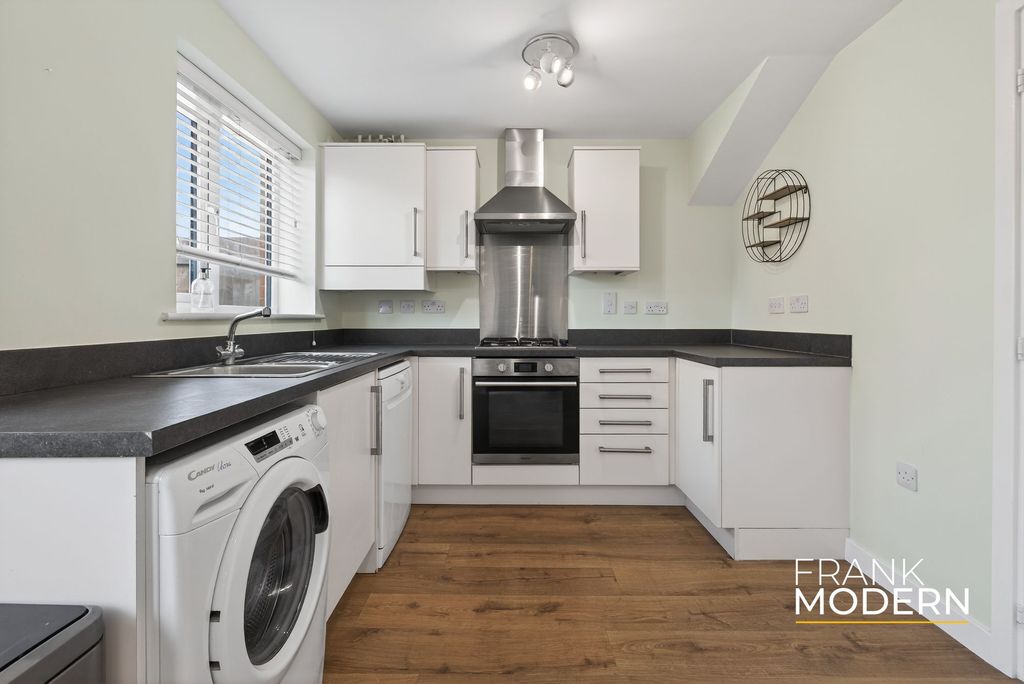 Property photo 3 of 39 Kitchen / Diner