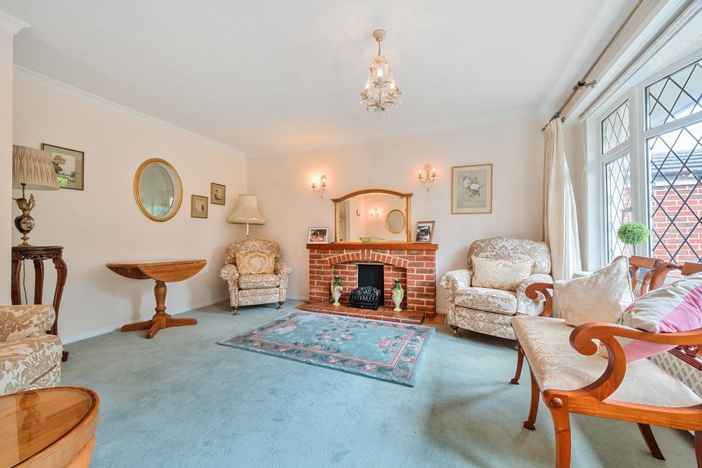 Property photo 3 of 21 Picture No. 02