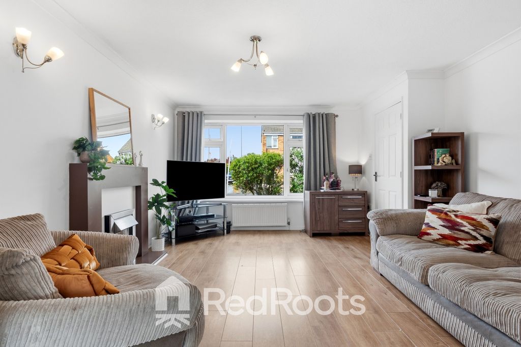 Property photo 2 of 17 5092862