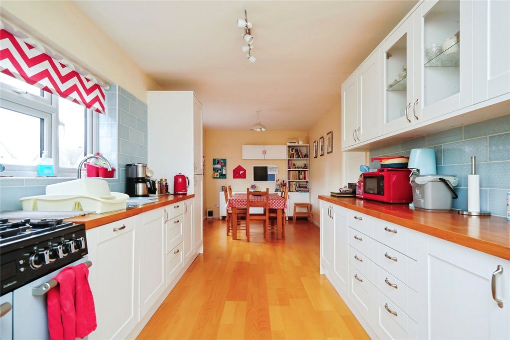 Property photo 3 of 17 Picture No. 11
