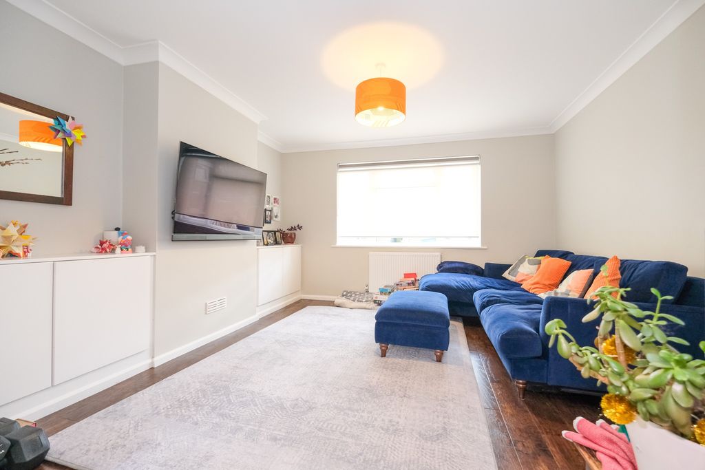 Property photo 3 of 18