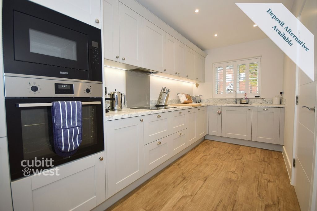 Property photo 2 of 16 20 The Boulevard - 9