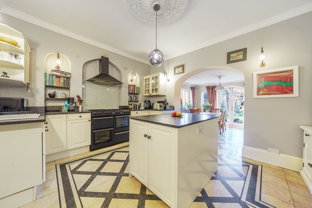 Property photo 3 of 34 978974 (4).Jpg