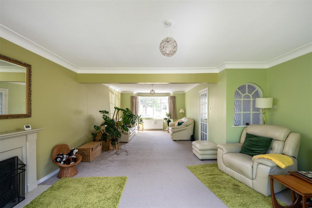 Property photo 2 of 15 8 Wood Close Internals24.Jpg