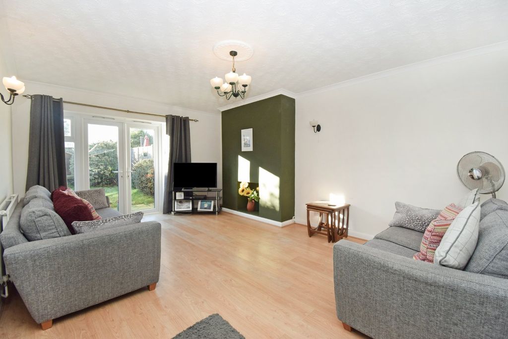 Property photo 2 of 14 Living Room