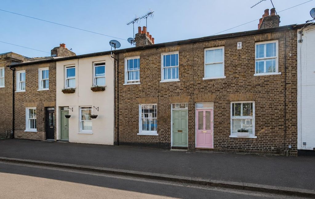 Property photo 2 of 17