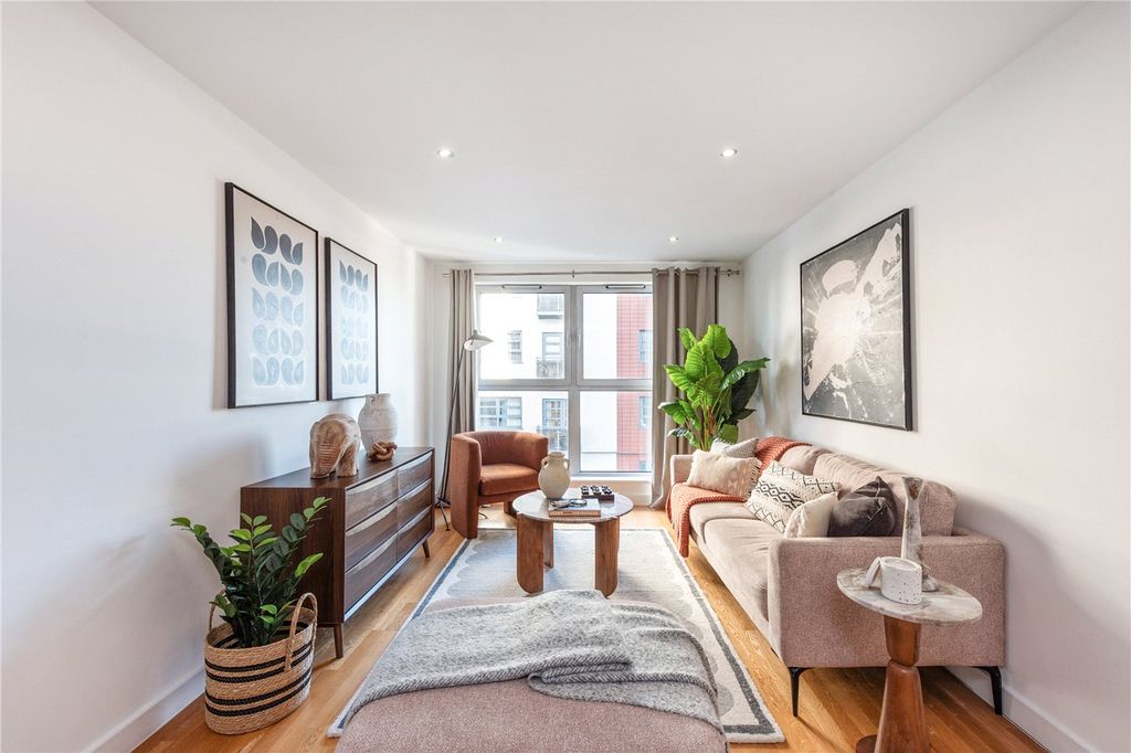 Property photo 2 of 13 Picture No. 36