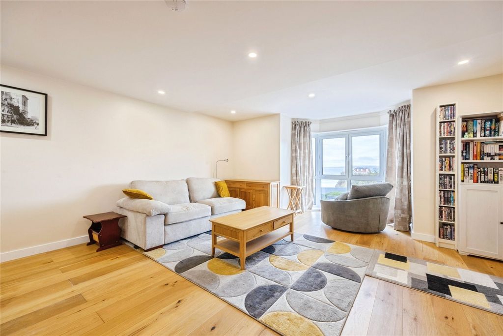 Property photo 3 of 26 Picture No. 13