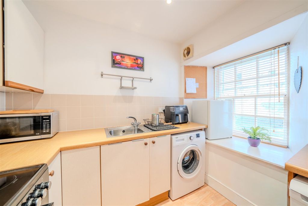 Property photo 3 of 15 4 Havannah Court_Kelso-06.Jpg