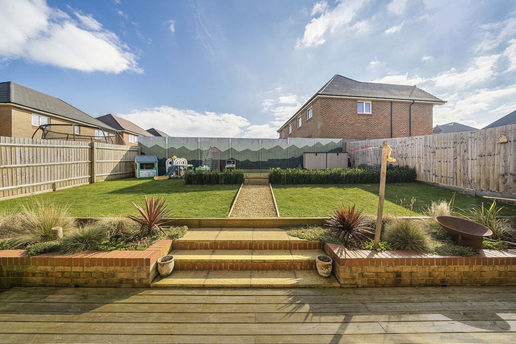 Property photo 2 of 44