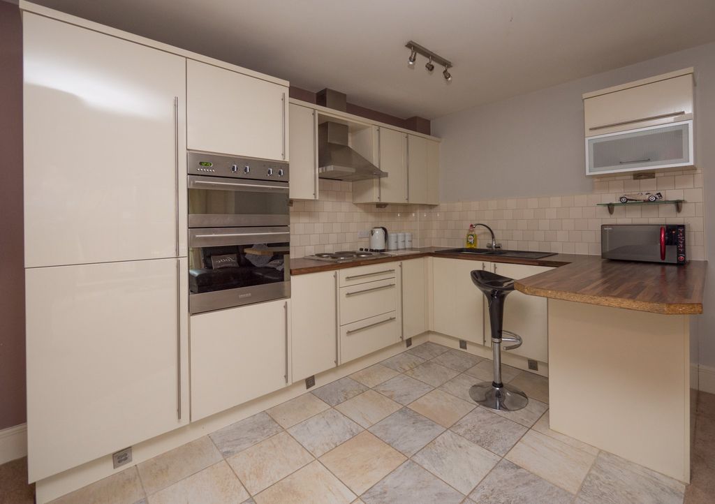 Property photo 1 of 5