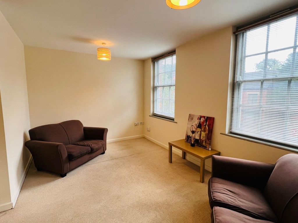 Property photo 3 of 7 Lounge