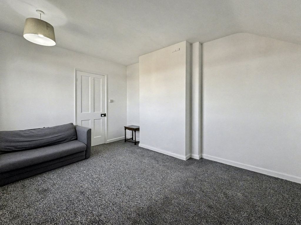 Property photo 3 of 25