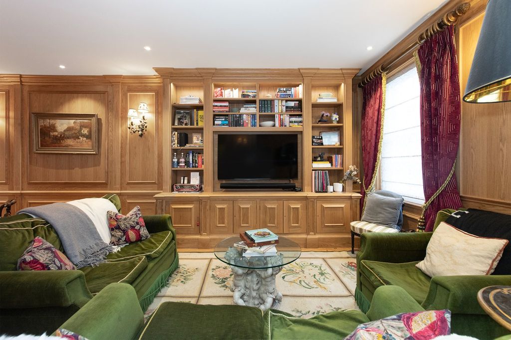 Property photo 2 of 11 First Floor