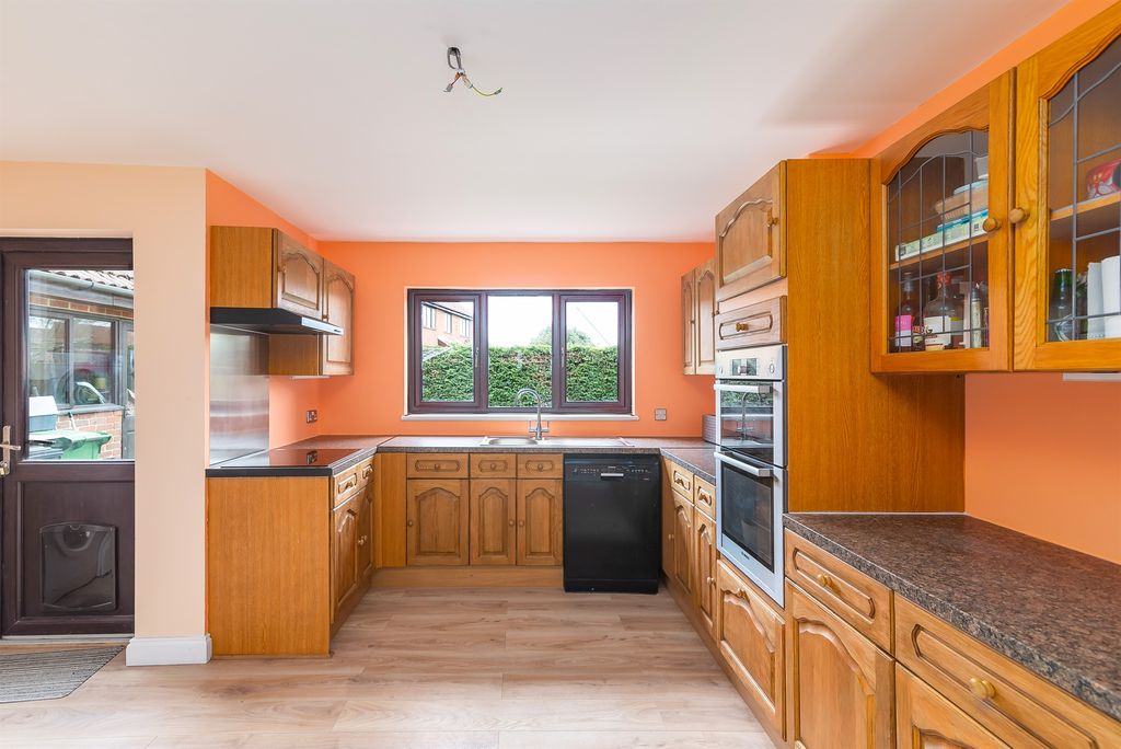 Property photo 3 of 16
