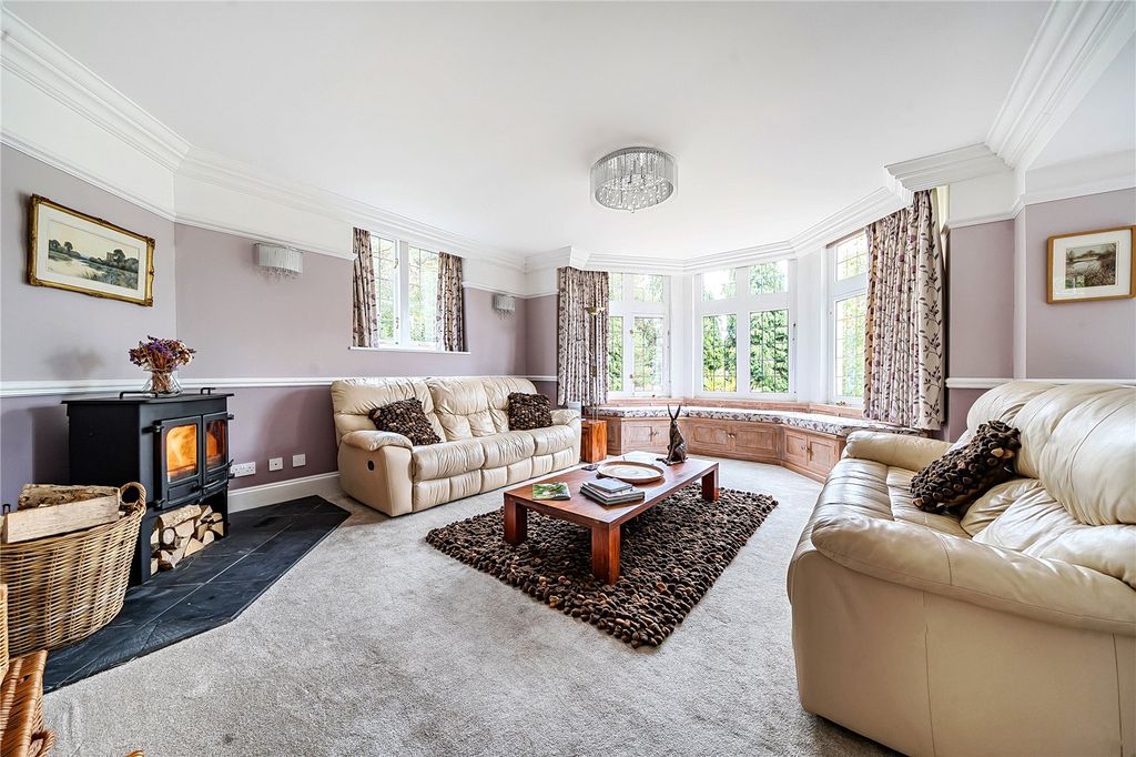 Property photo 3 of 19 Sitting Room