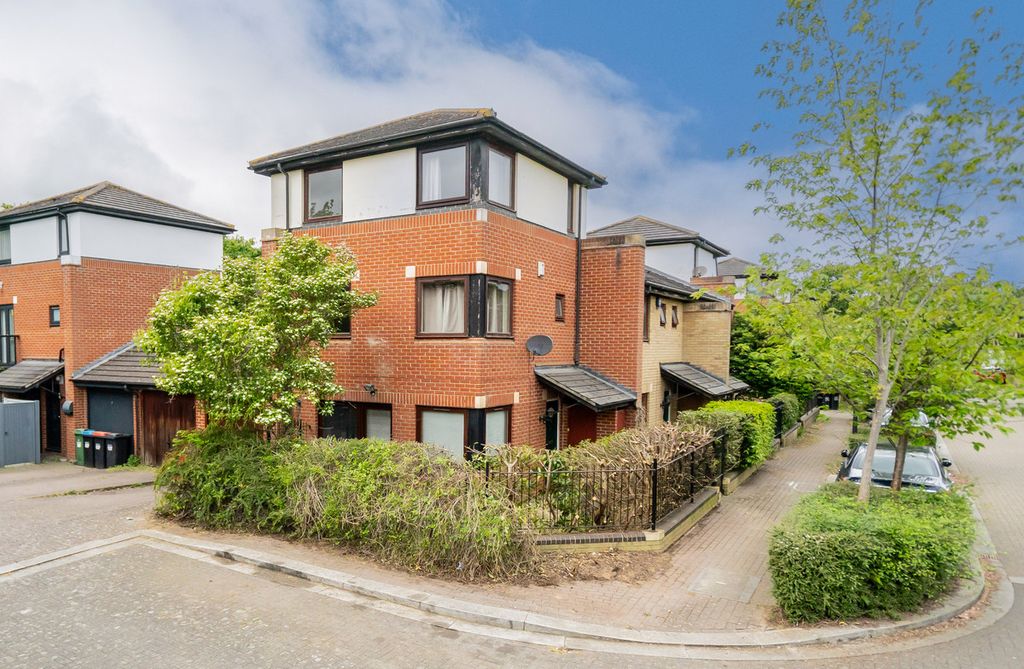 Property photo 1 of 11